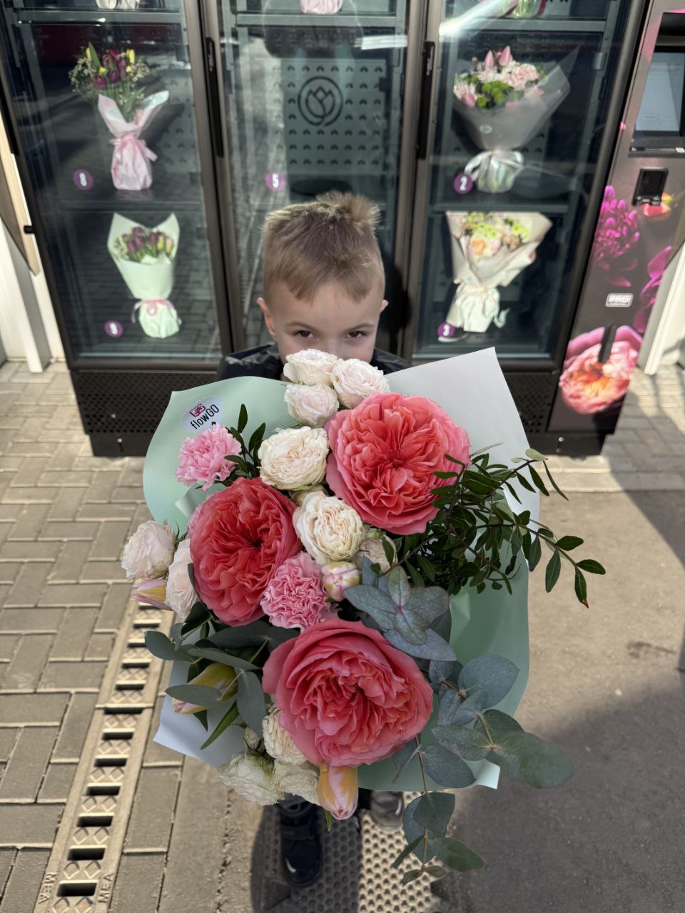 FlowGo puokštė prie gėlių automato